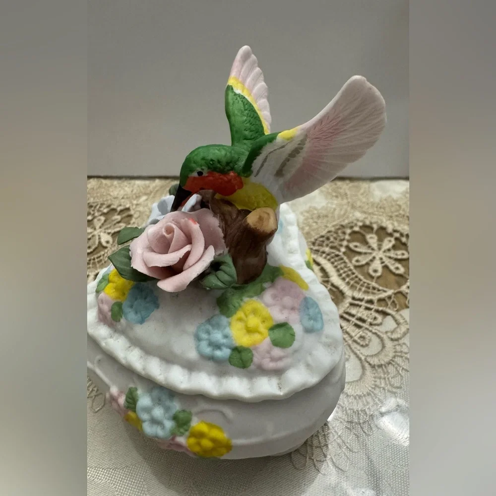 Vintage Ceramic Bisque Heart Trinket Box 3D Hummingbird & Flowers Roses Floral